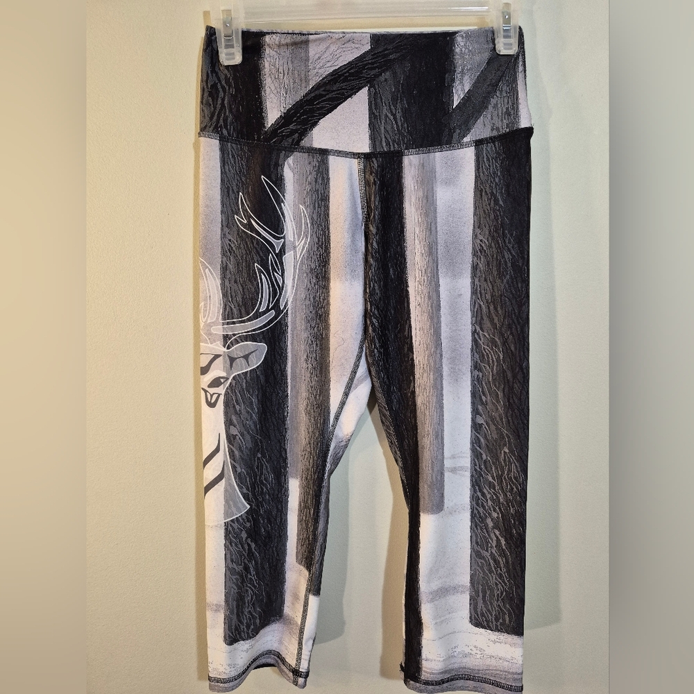 NOMINOU SPORTY CAPRI YOGA FITNESS GYM LIFESTYLE RECYCLED POLY